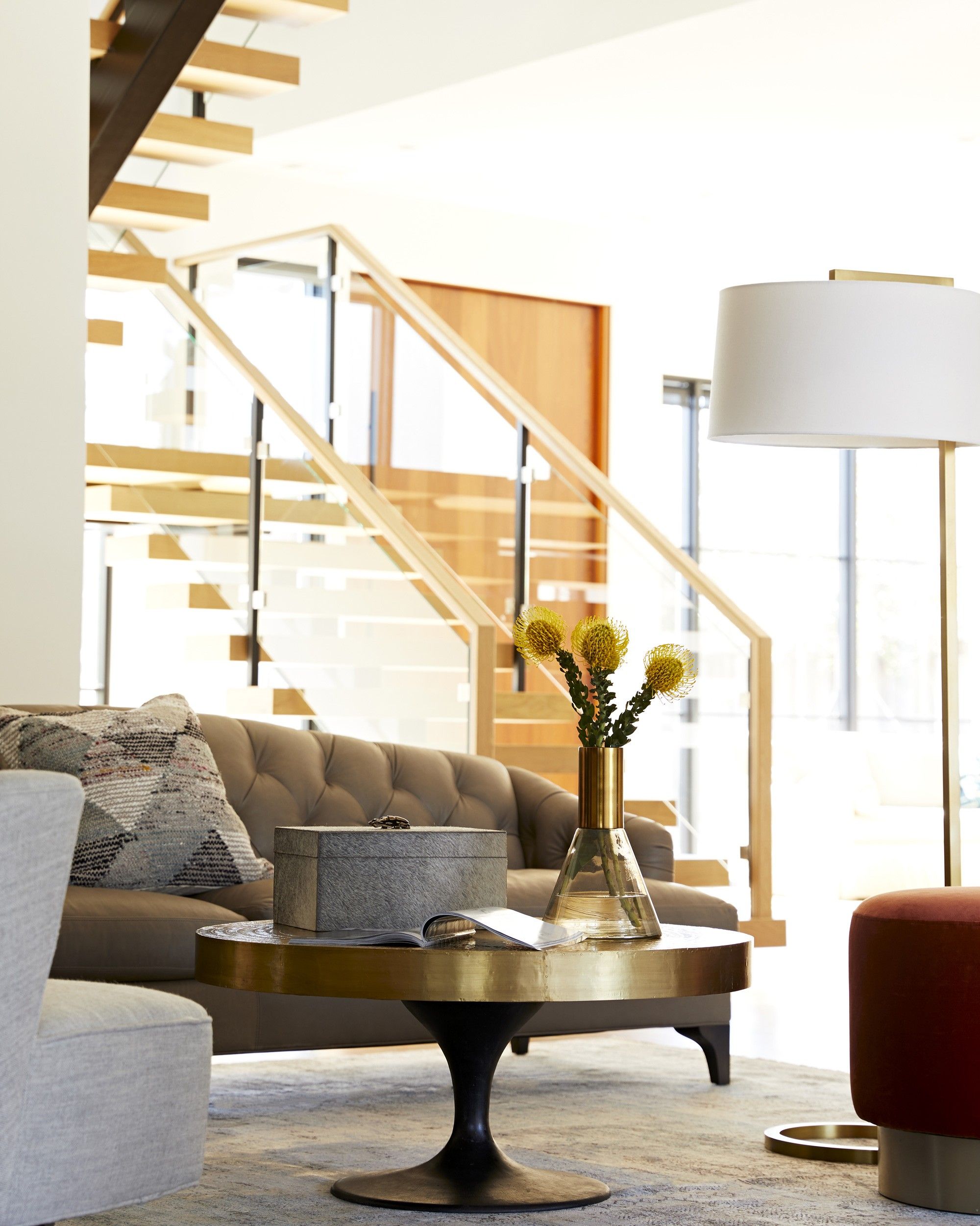 8121 Klein Sofa Mushroom Leather Grey Ash Mushroom Leather