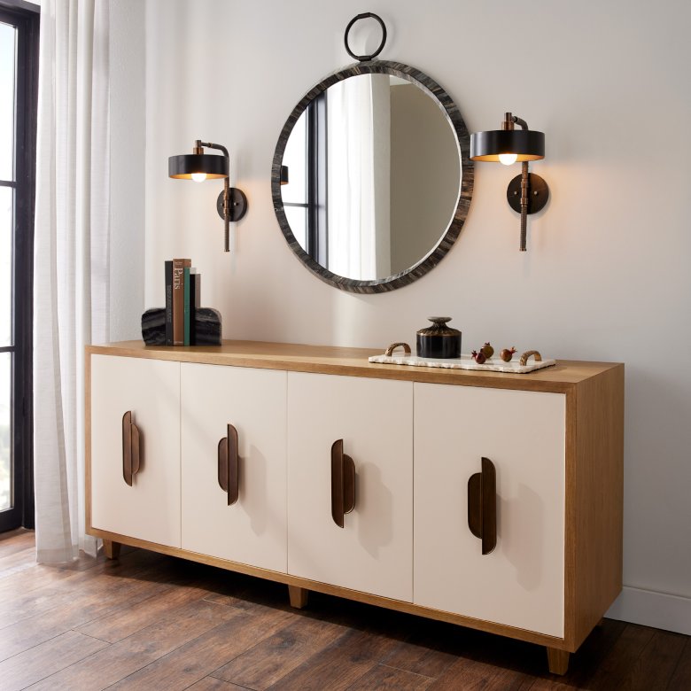 Kianna Credenza