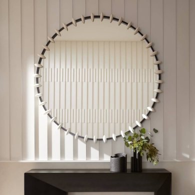 Pira Mirror