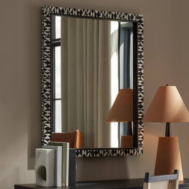 Aghassi Mirror