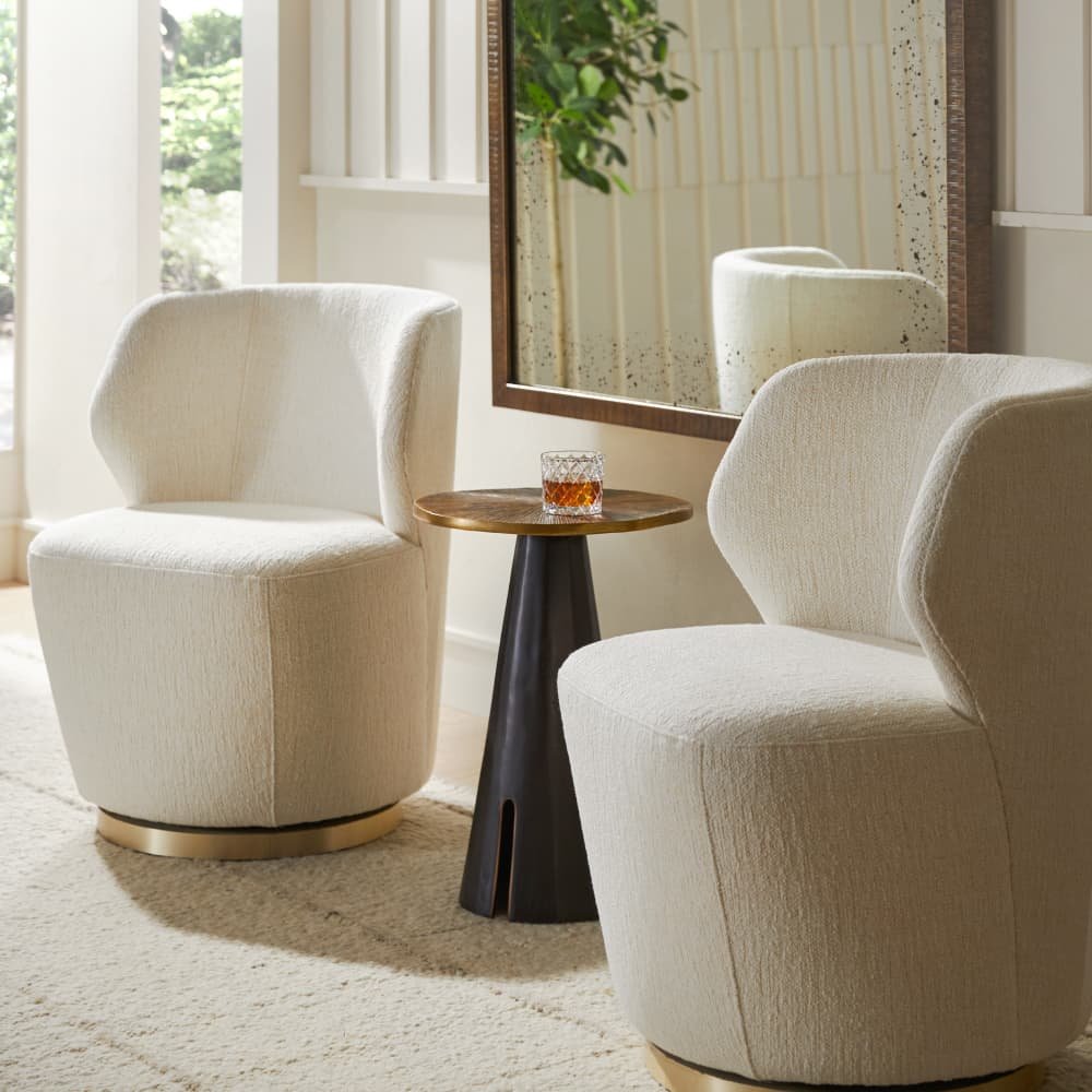 Poppy Chair Cloud Bouclé Champagne Swivel